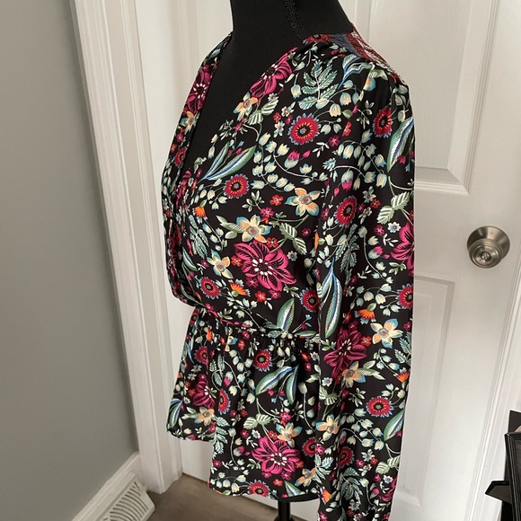 Gimmicks top - Picture 4 of 10